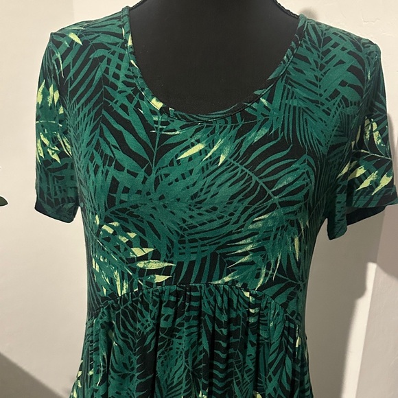 Green Leaf Print Women's Dress - Picture 2 of 6